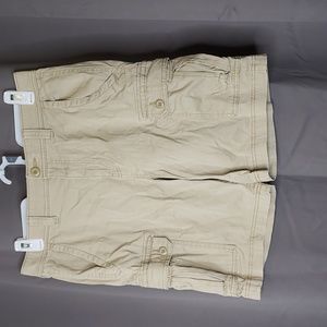Size 34, St John's Bay cargo shorts,  tons of working pockets!!